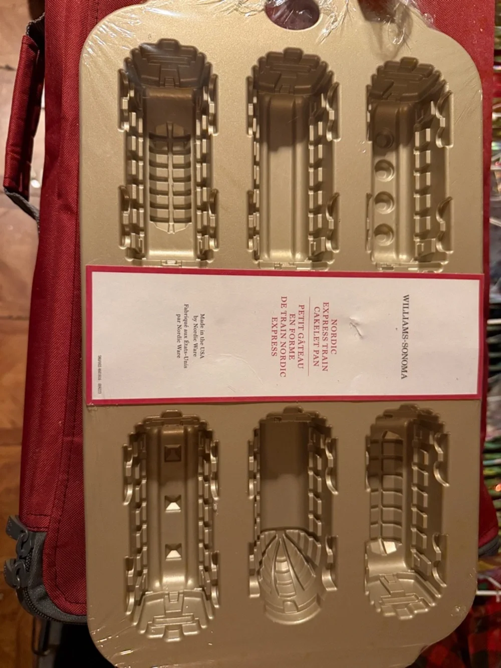 Williams-Sonoma Gold Train Cakelet Pan